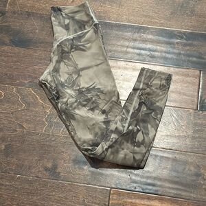Vitality Cloud Lava Rock Leggings